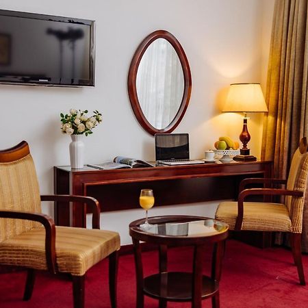 נובי סאד Garni Hotel Planeta Inn מראה חיצוני תמונה