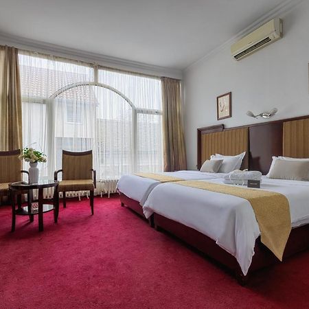 נובי סאד Garni Hotel Planeta Inn מראה חיצוני תמונה