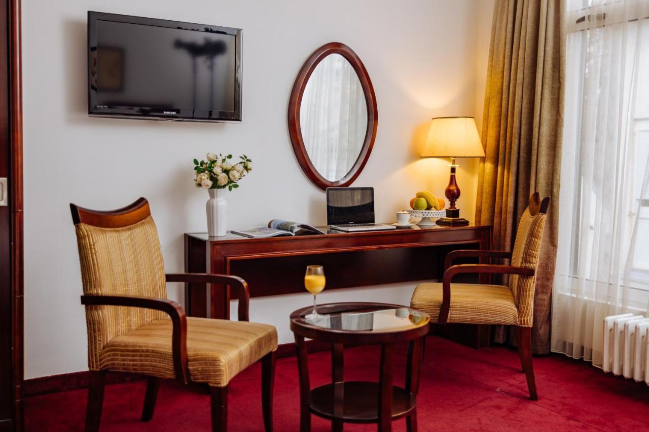 נובי סאד Garni Hotel Planeta Inn מראה חיצוני תמונה