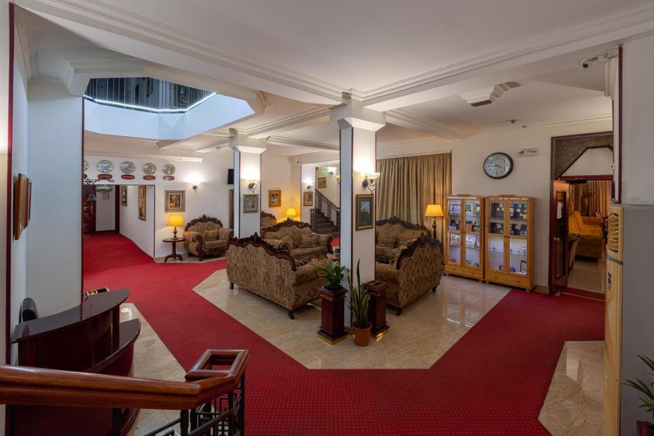 נובי סאד Garni Hotel Planeta Inn מראה חיצוני תמונה