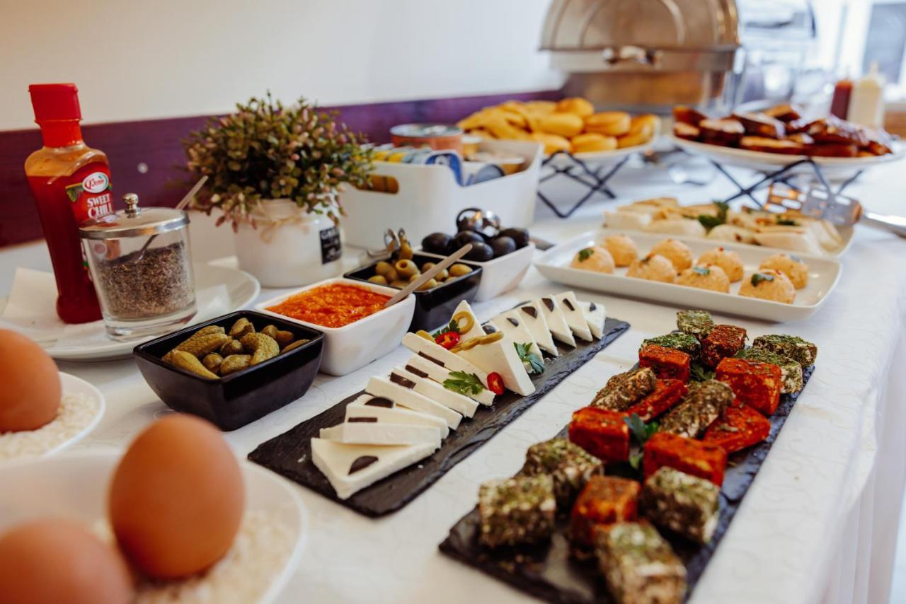 נובי סאד Garni Hotel Planeta Inn מראה חיצוני תמונה