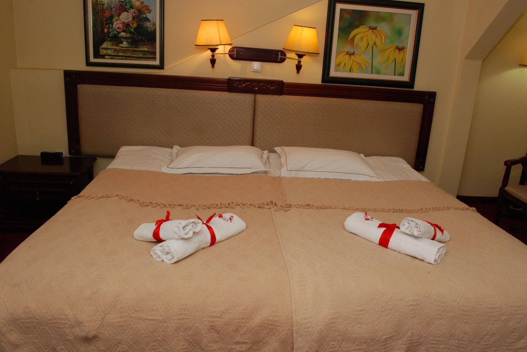 נובי סאד Garni Hotel Planeta Inn מראה חיצוני תמונה