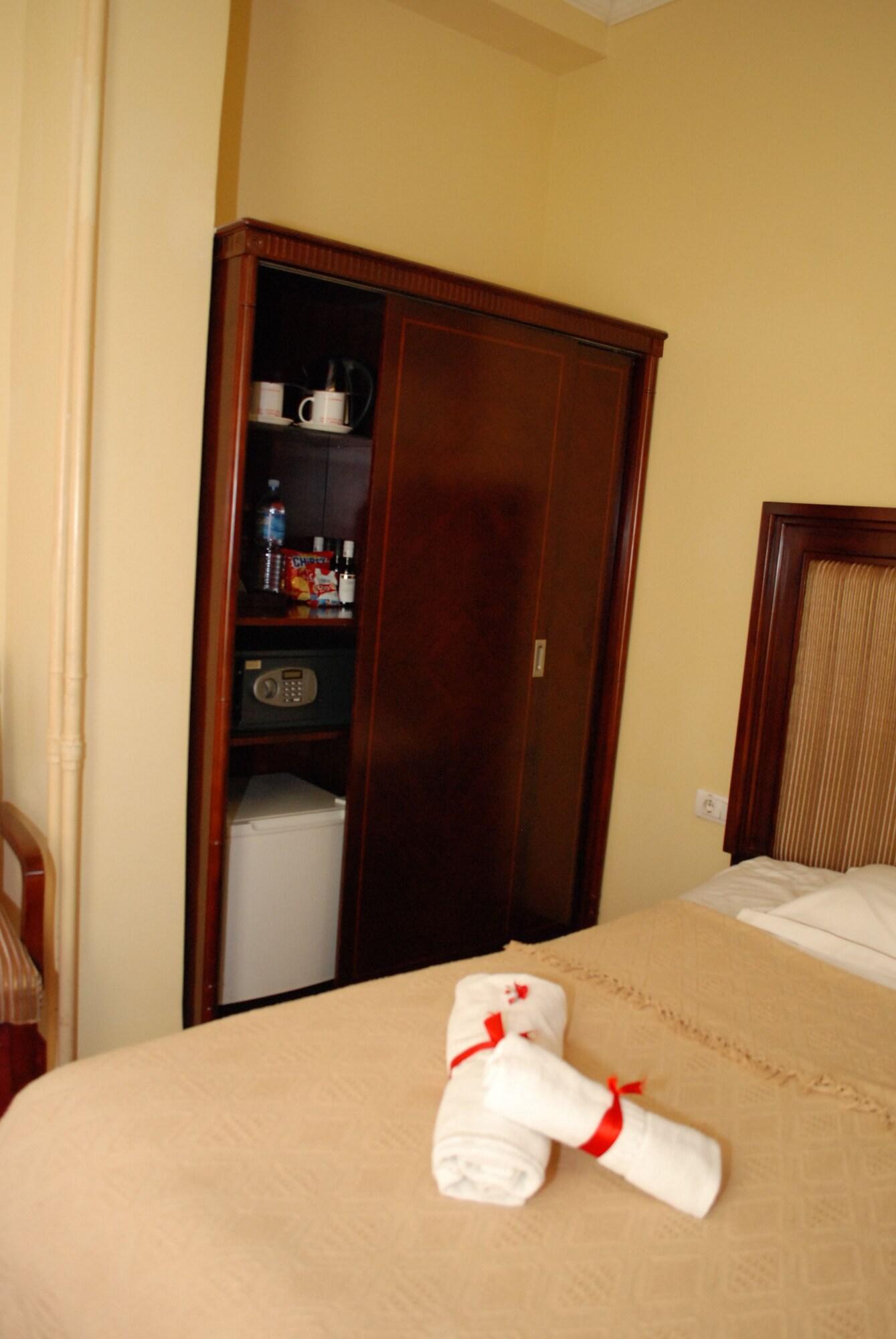 נובי סאד Garni Hotel Planeta Inn מראה חיצוני תמונה