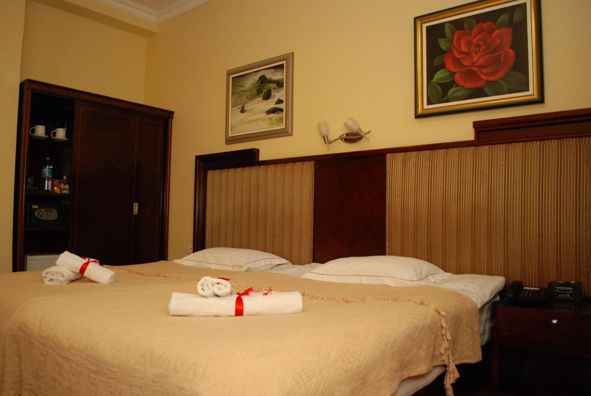 נובי סאד Garni Hotel Planeta Inn מראה חיצוני תמונה