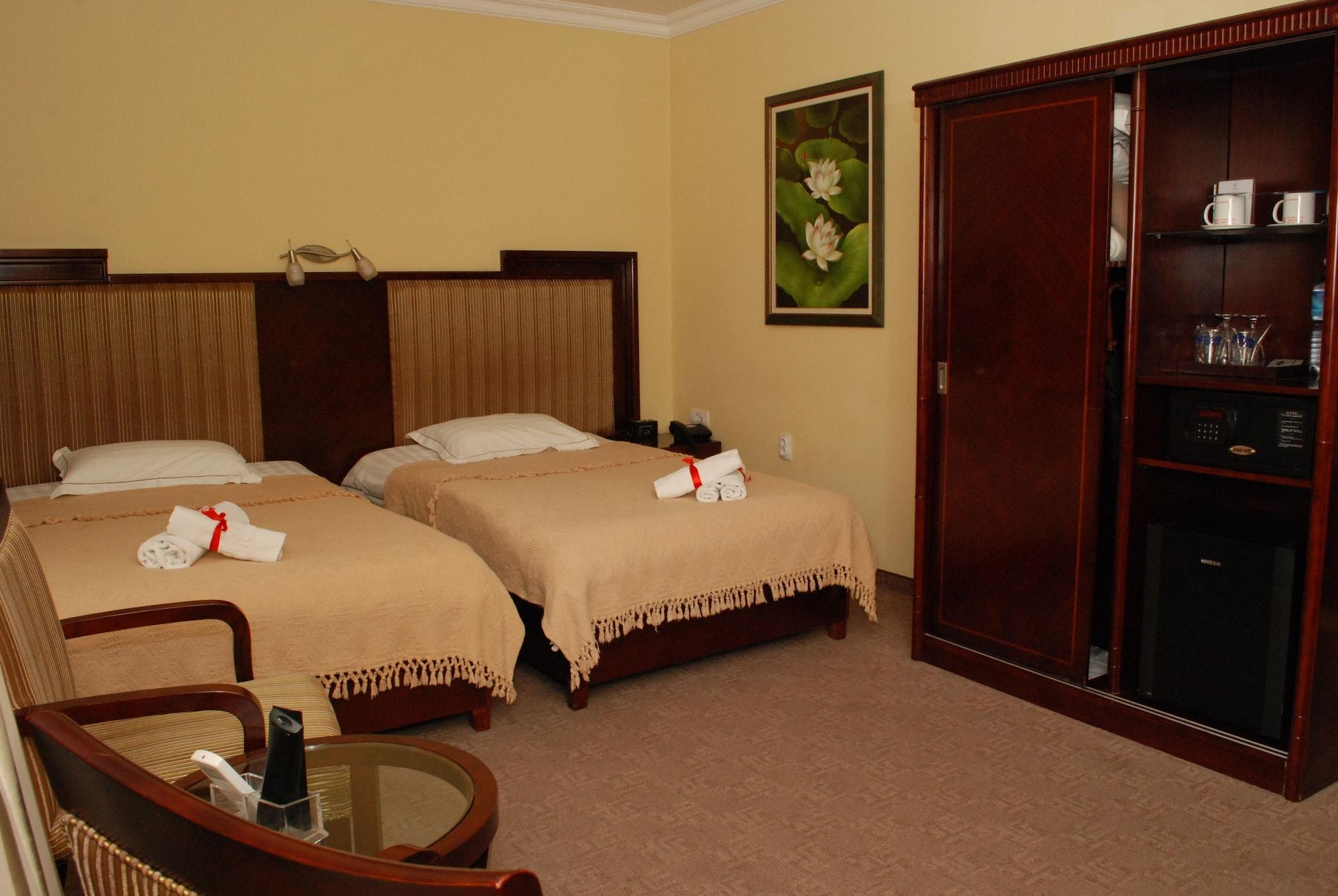 נובי סאד Garni Hotel Planeta Inn מראה חיצוני תמונה