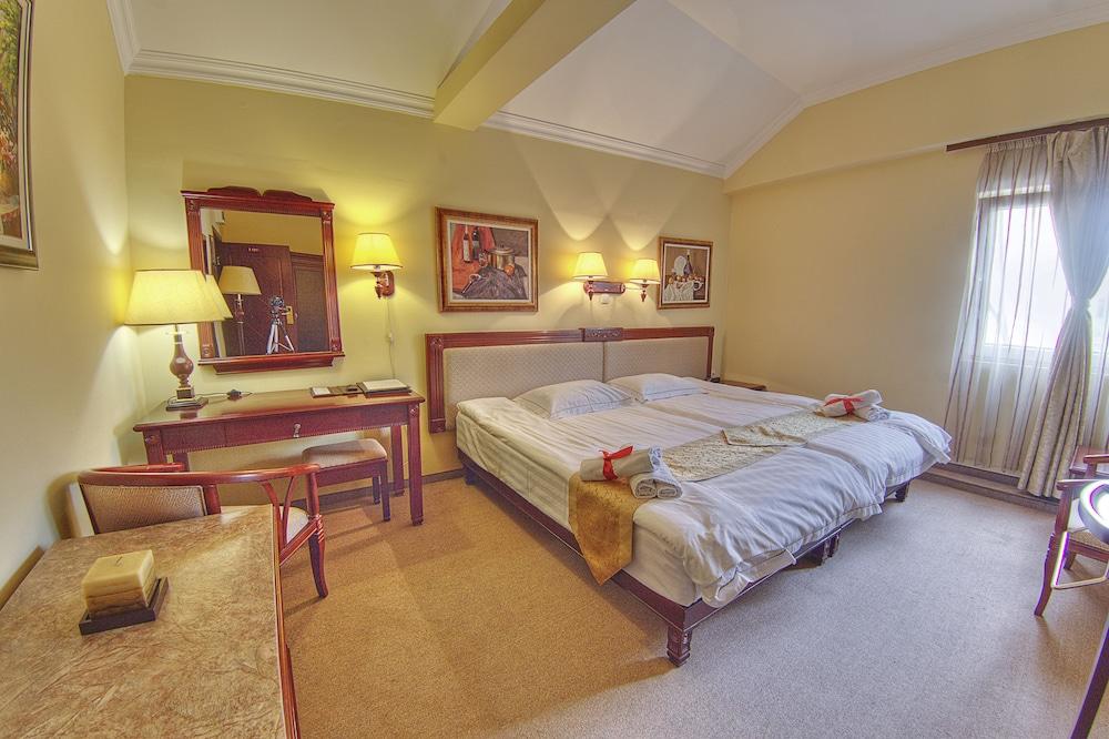 נובי סאד Garni Hotel Planeta Inn מראה חיצוני תמונה
