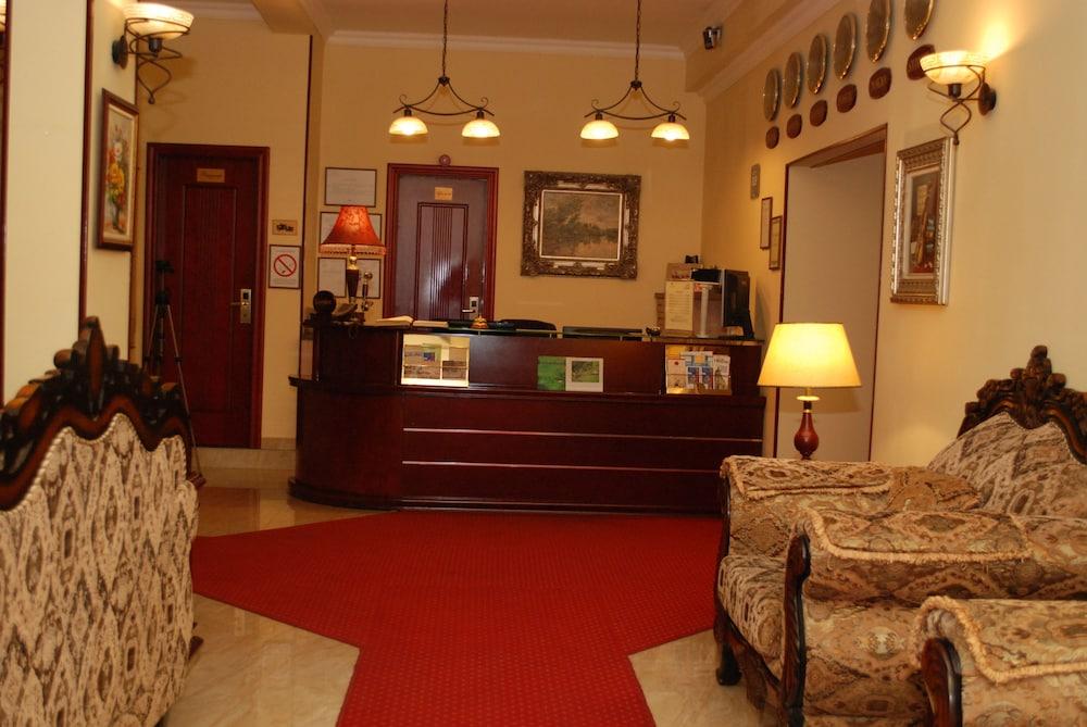 נובי סאד Garni Hotel Planeta Inn מראה חיצוני תמונה