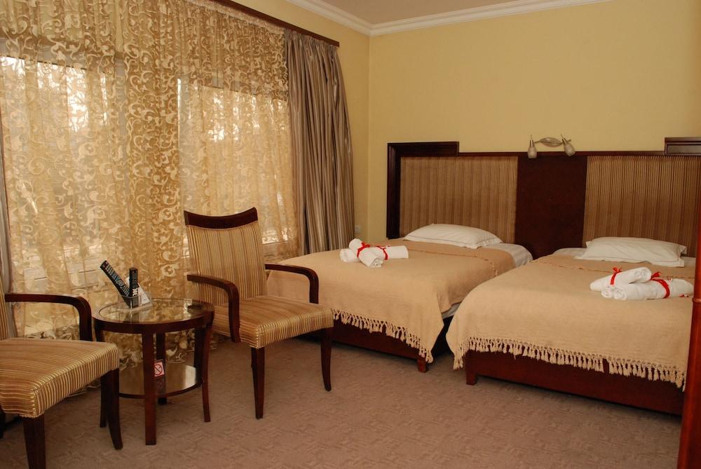 נובי סאד Garni Hotel Planeta Inn מראה חיצוני תמונה