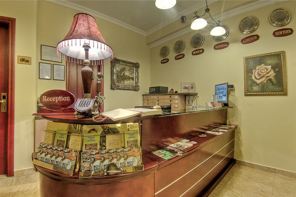 נובי סאד Garni Hotel Planeta Inn מראה חיצוני תמונה