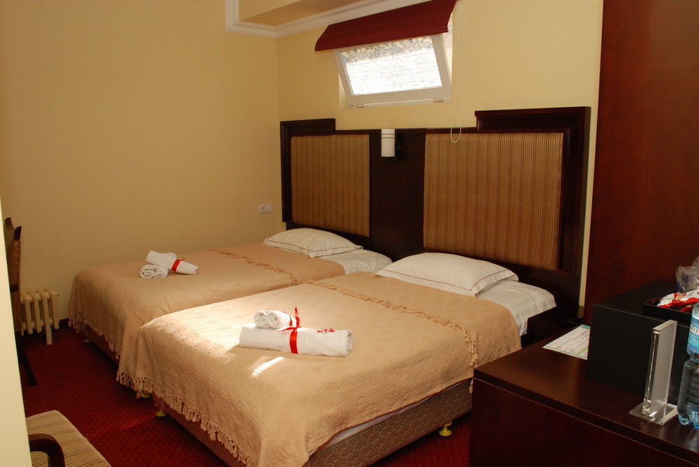 נובי סאד Garni Hotel Planeta Inn מראה חיצוני תמונה
