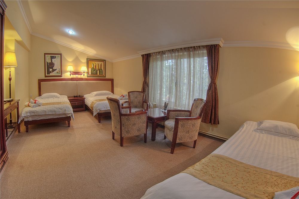 נובי סאד Garni Hotel Planeta Inn מראה חיצוני תמונה